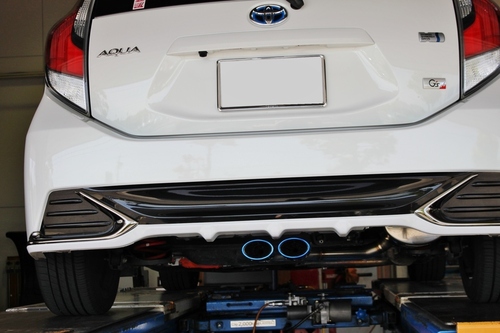 初期型 アクア用 ガナドール センター出しマフラー アクア マフラー 車